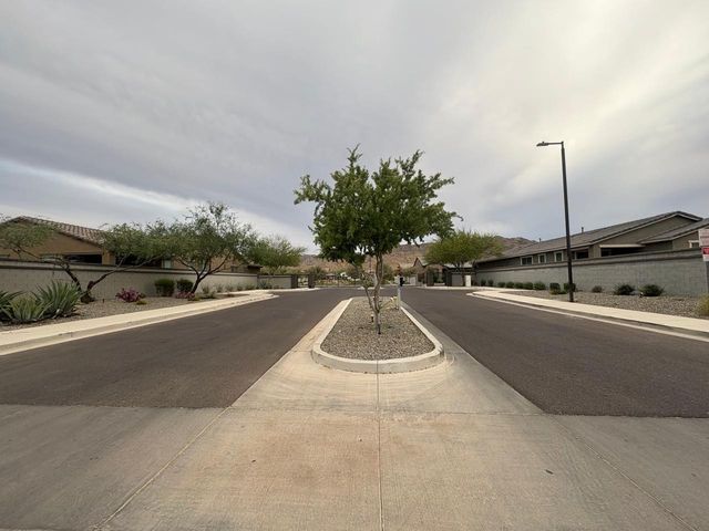1649 W La Mirada Drive, Phoenix, AZ 85041
