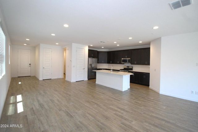 1649 W La Mirada Drive, Phoenix, AZ 85041