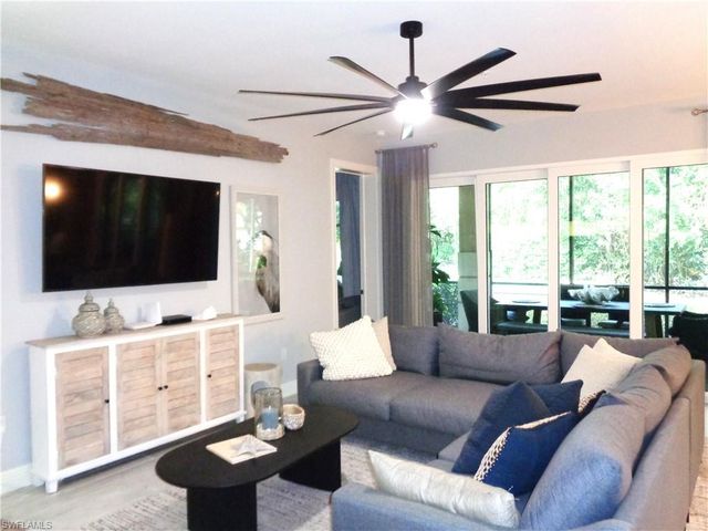 575 El Camino Real 6, Naples, FL 34119