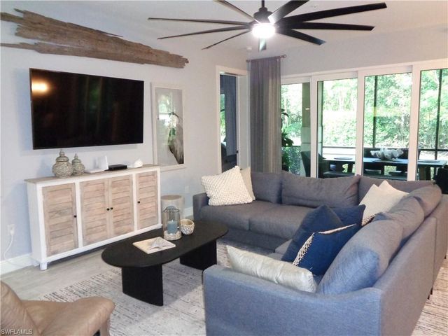 575 El Camino Real 6, Naples, FL 34119