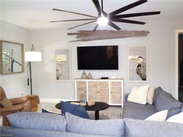 575 El Camino Real 6, Naples, FL 34119