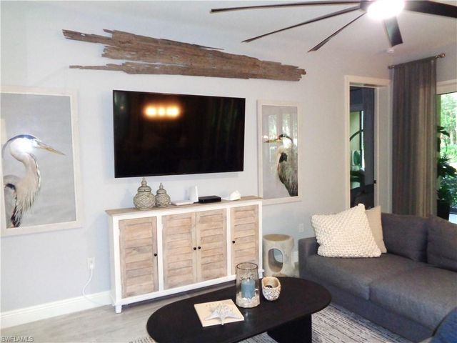 575 El Camino Real 6, Naples, FL 34119