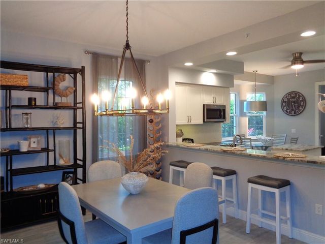 575 El Camino Real 6, Naples, FL 34119