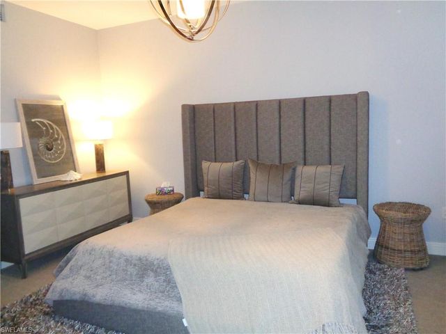 575 El Camino Real 6, Naples, FL 34119