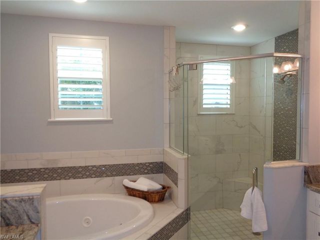 575 El Camino Real 6, Naples, FL 34119