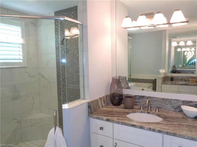 575 El Camino Real 6, Naples, FL 34119