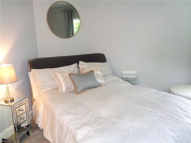 575 El Camino Real 6, Naples, FL 34119