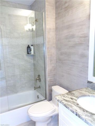 575 El Camino Real 6, Naples, FL 34119