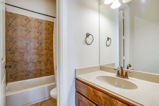 13041 Stacey Valley Drive, Azle, TX 76020