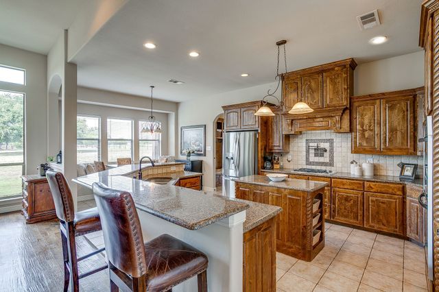 13041 Stacey Valley Drive, Azle, TX 76020