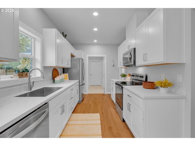 5306 Jean Rd, Lake Oswego, OR 97035