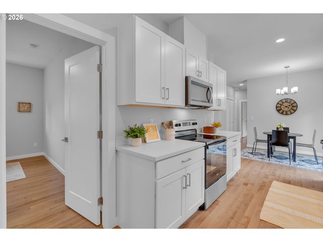 5306 Jean Rd, Lake Oswego, OR 97035