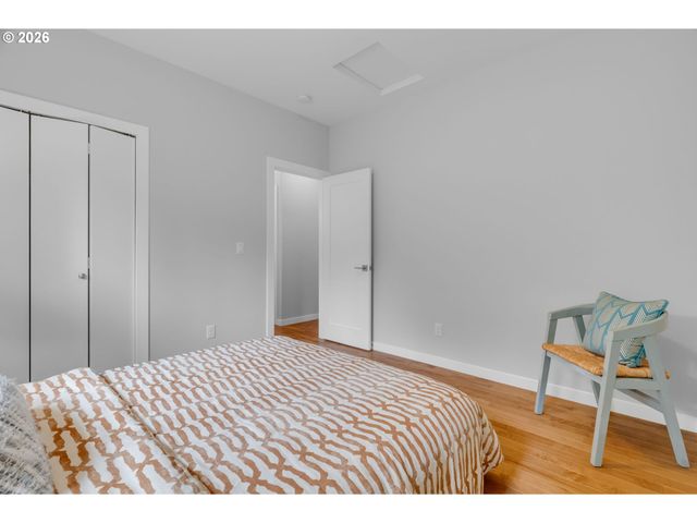 5306 Jean Rd, Lake Oswego, OR 97035