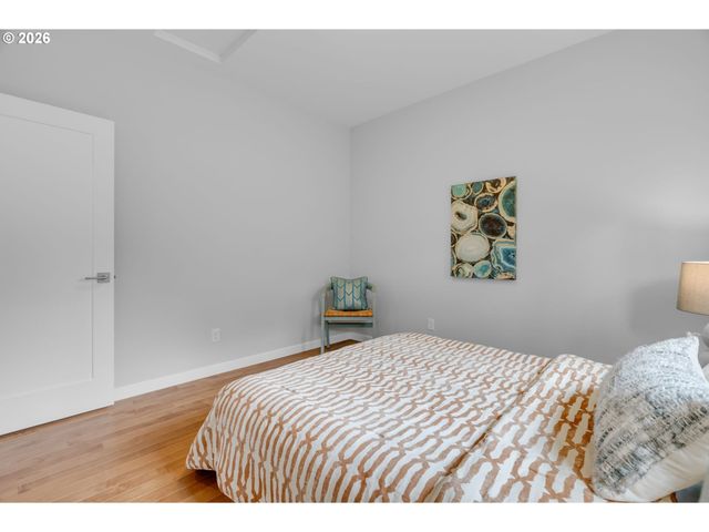 5306 Jean Rd, Lake Oswego, OR 97035