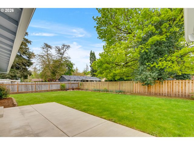 5306 Jean Rd, Lake Oswego, OR 97035