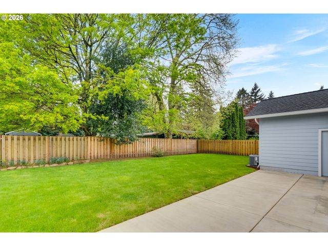 5306 Jean Rd, Lake Oswego, OR 97035