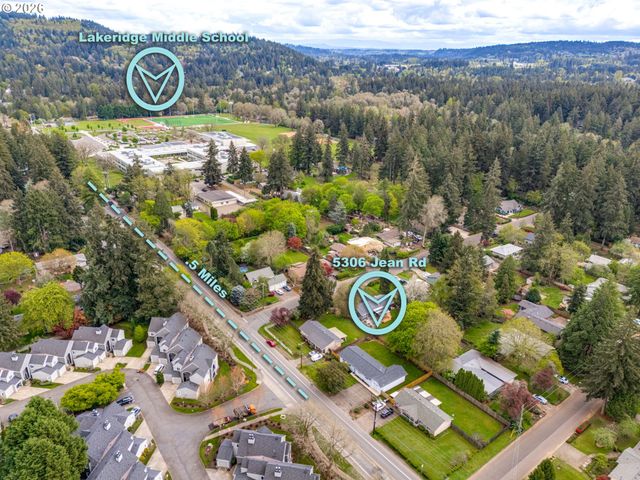 5306 Jean Rd, Lake Oswego, OR 97035