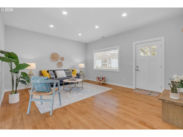 5306 Jean Rd, Lake Oswego, OR 97035