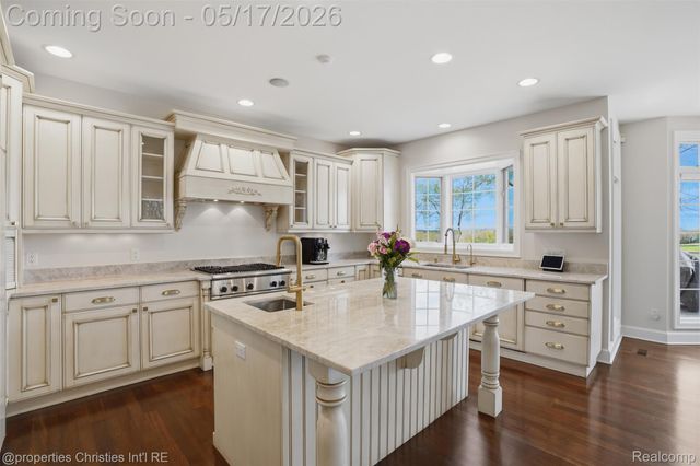 5011 Rockaway Lane, Village Of Clarkston, MI 48348
