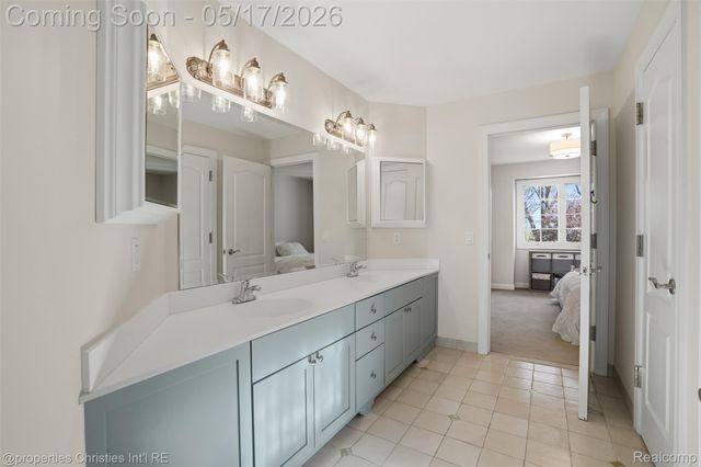 5011 Rockaway Lane, Village Of Clarkston, MI 48348