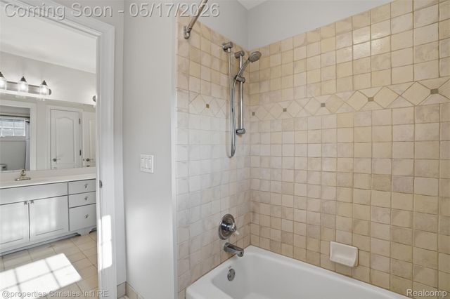 5011 Rockaway Lane, Village Of Clarkston, MI 48348