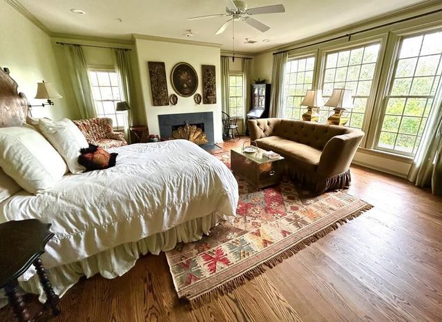 7 Hudson Circle, Houston, TX 77024