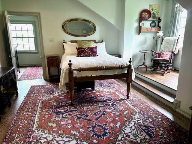 7 Hudson Circle, Houston, TX 77024