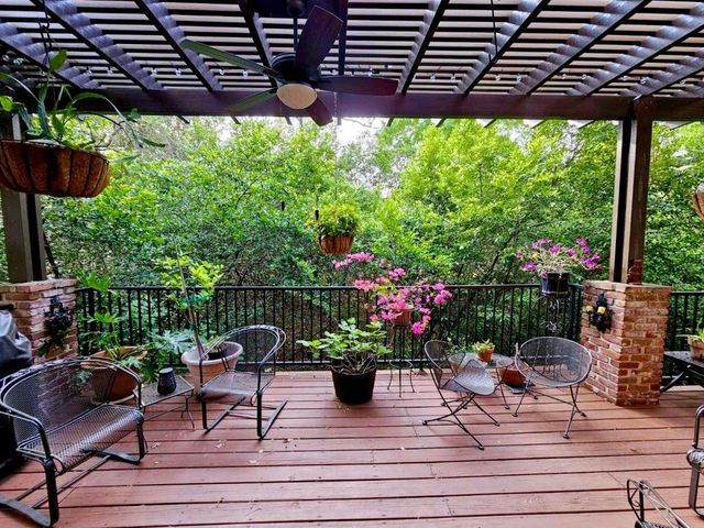 7 Hudson Circle, Houston, TX 77024