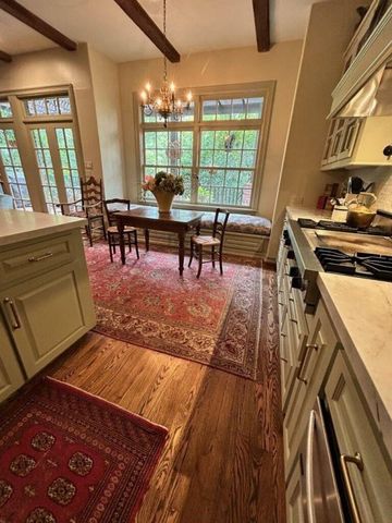 7 Hudson Circle, Houston, TX 77024