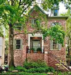 7 Hudson Circle, Houston, TX 77024