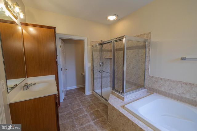 9243 POINT REPLETE DR, Fort Belvoir, VA 22060