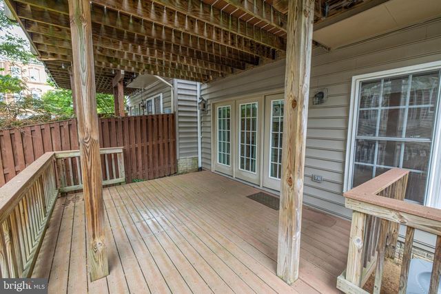 9243 POINT REPLETE DR, Fort Belvoir, VA 22060