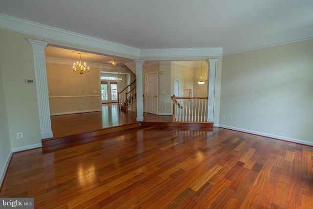9243 POINT REPLETE DR, Fort Belvoir, VA 22060