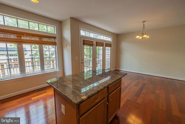9243 POINT REPLETE DR, Fort Belvoir, VA 22060
