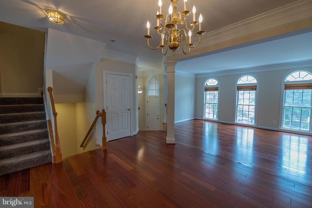 9243 POINT REPLETE DR, Fort Belvoir, VA 22060