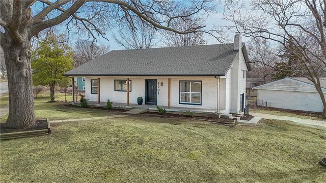 9901 Countryside Road, Lenexa, KS 66215