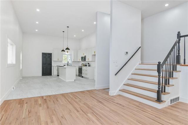 9901 Countryside Road, Lenexa, KS 66215