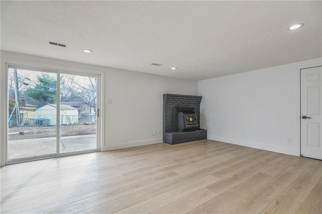 9901 Countryside Road, Lenexa, KS 66215