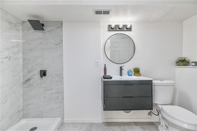 9901 Countryside Road, Lenexa, KS 66215