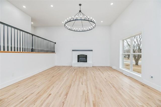 9901 Countryside Road, Lenexa, KS 66215