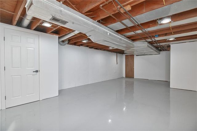 9901 Countryside Road, Lenexa, KS 66215