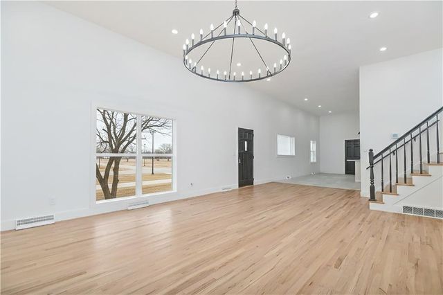 9901 Countryside Road, Lenexa, KS 66215