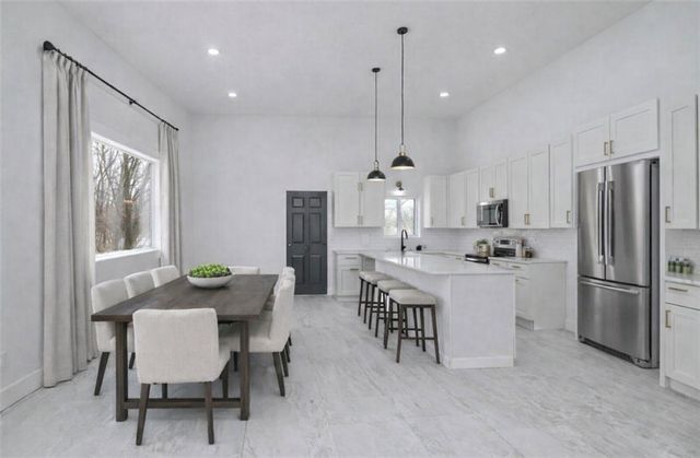 9901 Countryside Road, Lenexa, KS 66215