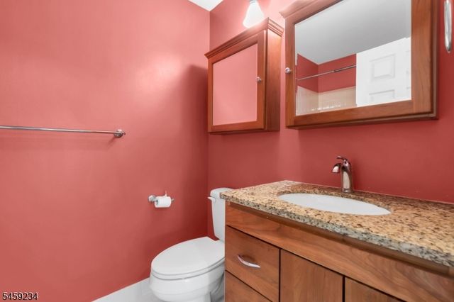 709 Dunn Cir, Bridgewater Twp., NJ 08807