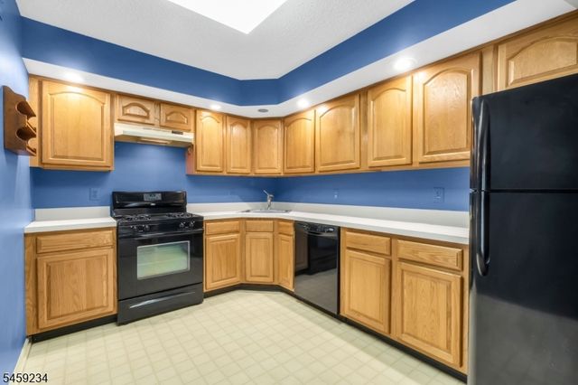 709 Dunn Cir, Bridgewater Twp., NJ 08807