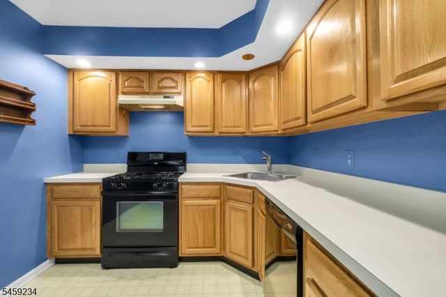709 Dunn Cir, Bridgewater Twp., NJ 08807