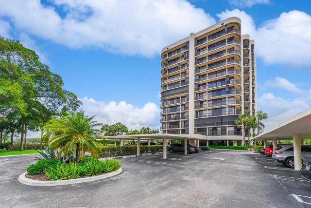 2427 Presidential Way 204, West Palm Beach, FL 33401