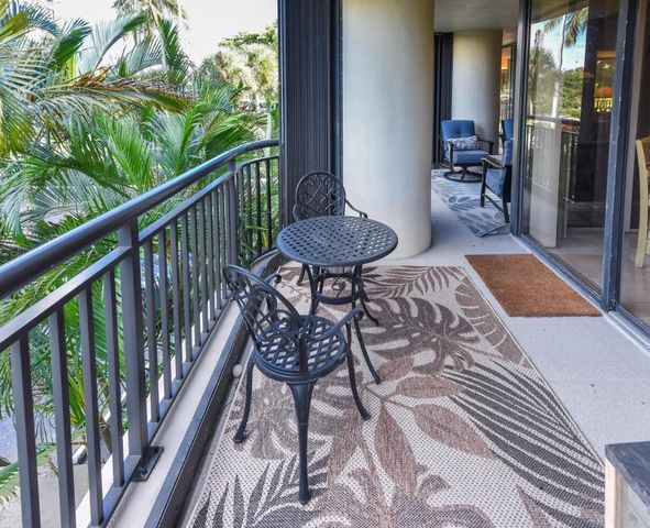 2427 Presidential Way 204, West Palm Beach, FL 33401