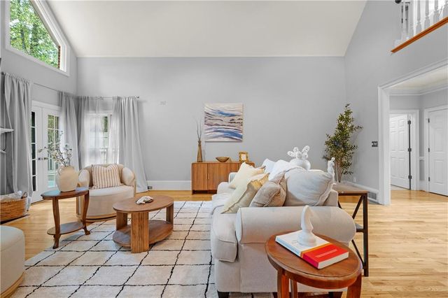 1696 Harts Run, Atlanta, GA 30341