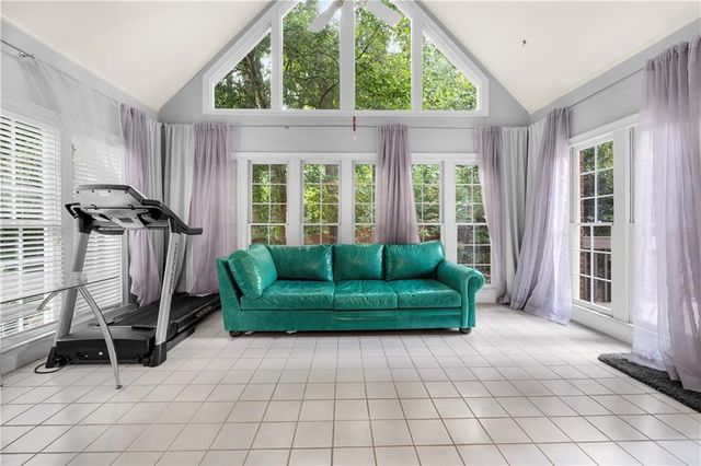 1696 Harts Run, Atlanta, GA 30341